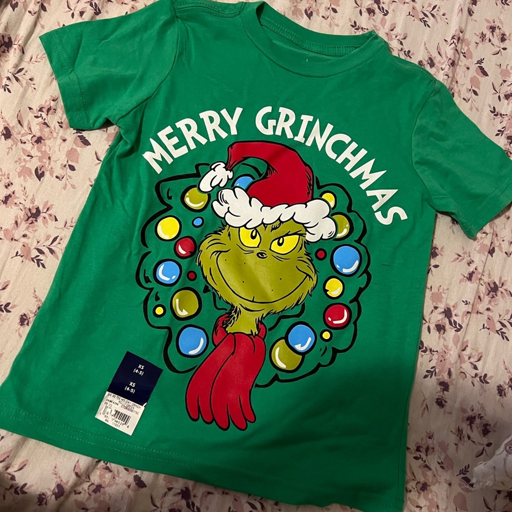 💚BOYS CUTE GRINCH T-SHIRT (NWT)